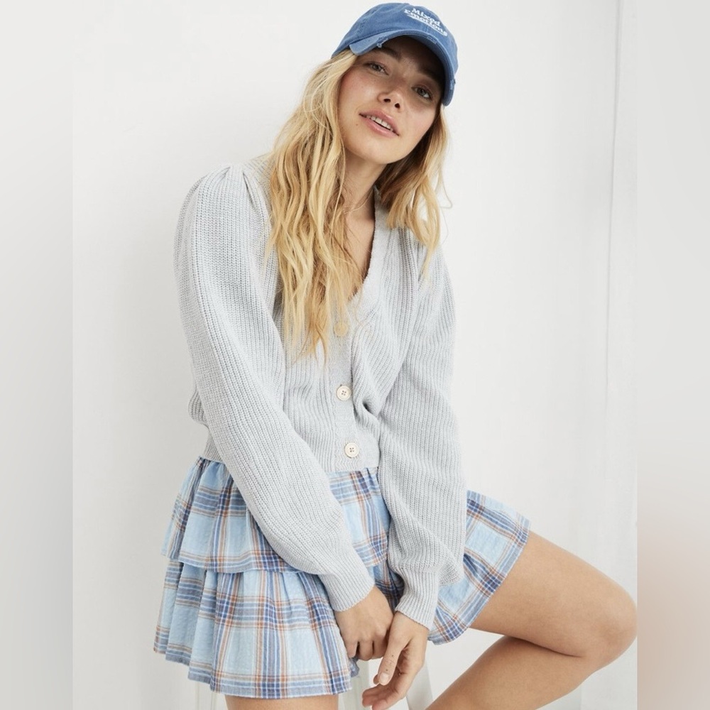 🌸Aerie Light Gray Ribbed V-Neck Button Cardigan